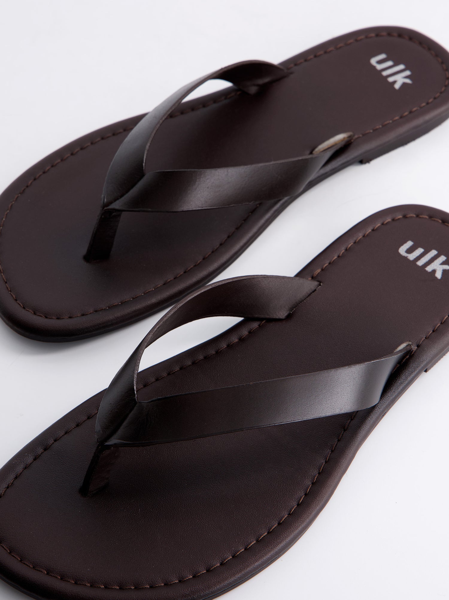 Sandalias Planas Marrones - Saturno