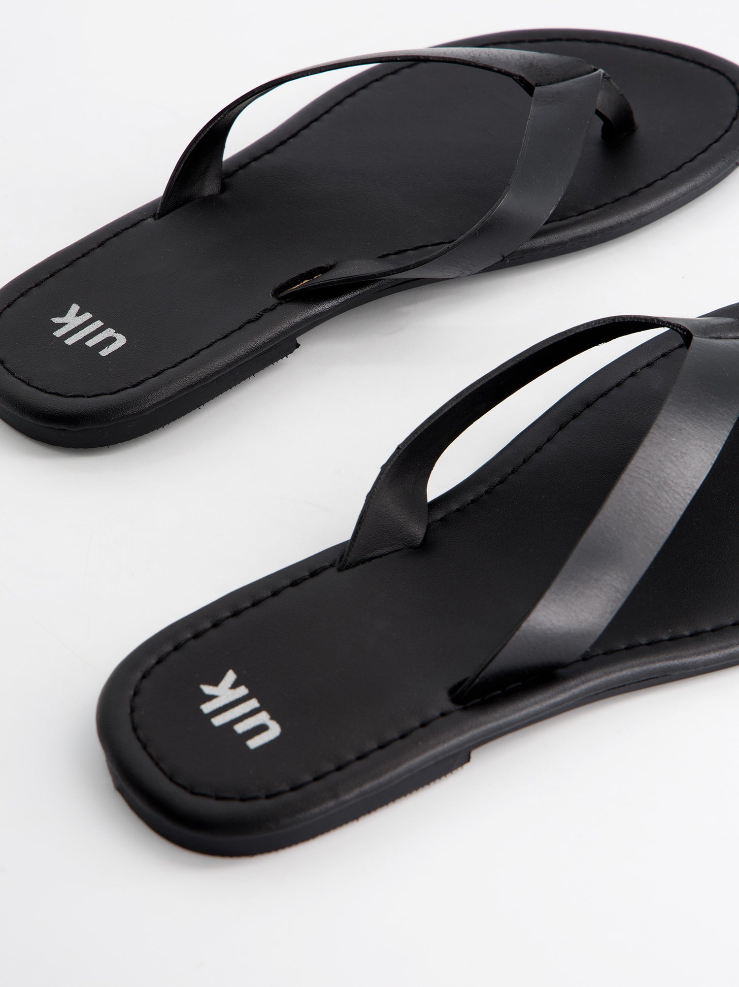 Sandalias Planas Negras - Saturno