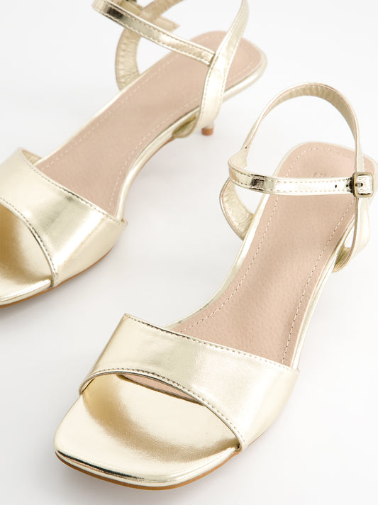Sandalias doradas tacón bajo - Partty