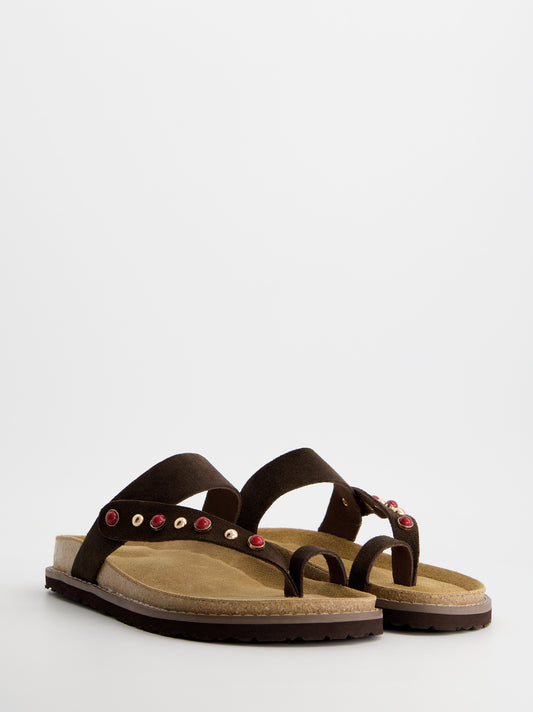 Sandalias en ante con detalles ornamentales - Kaia