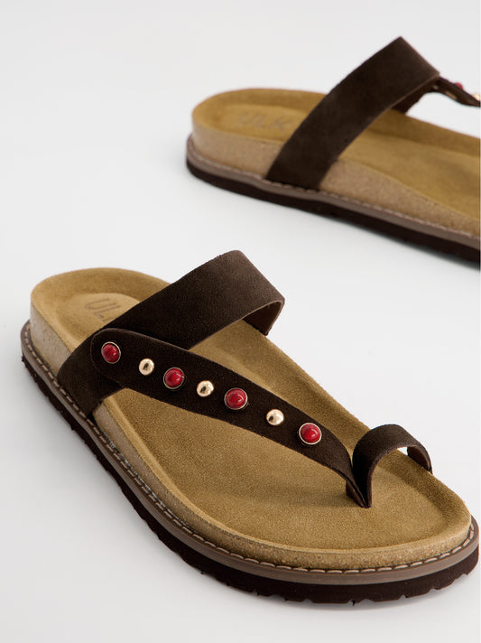 Sandalias en ante con detalles ornamentales - Kaia