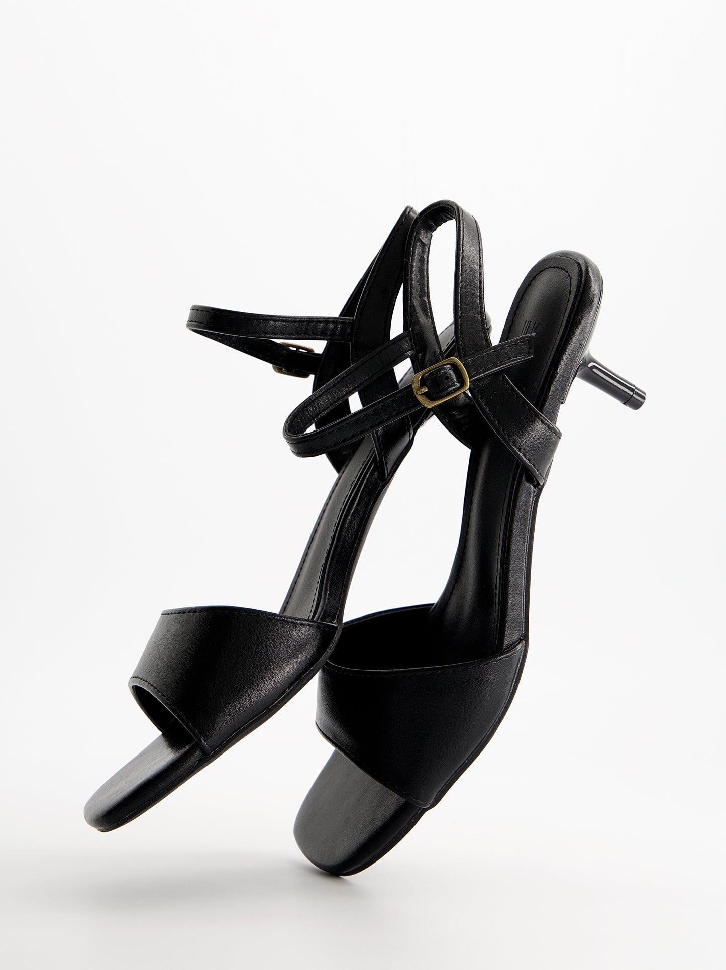 Sandalias negras tacón bajo - Partty