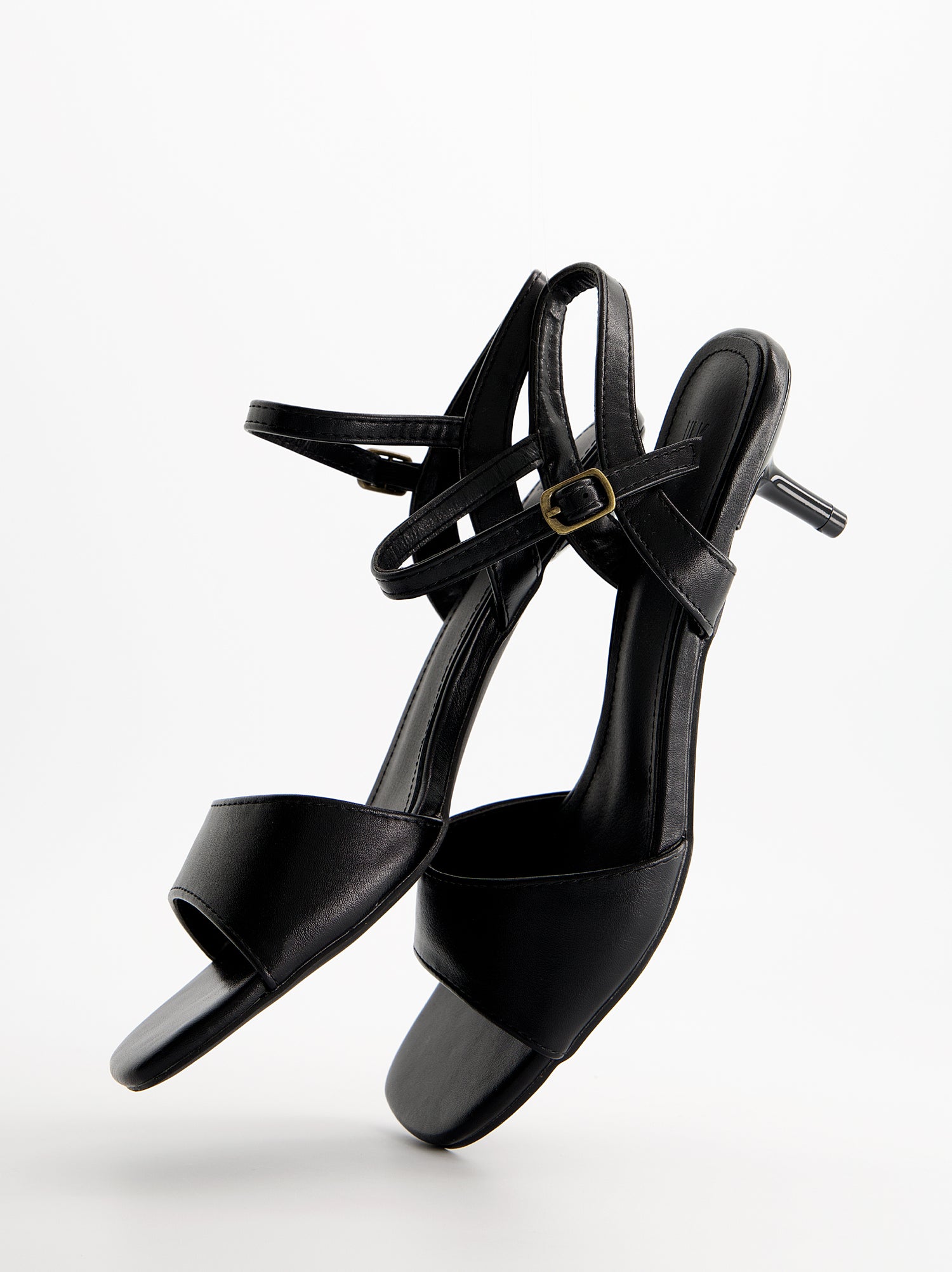 Sandalias negras tacón bajo - Partty