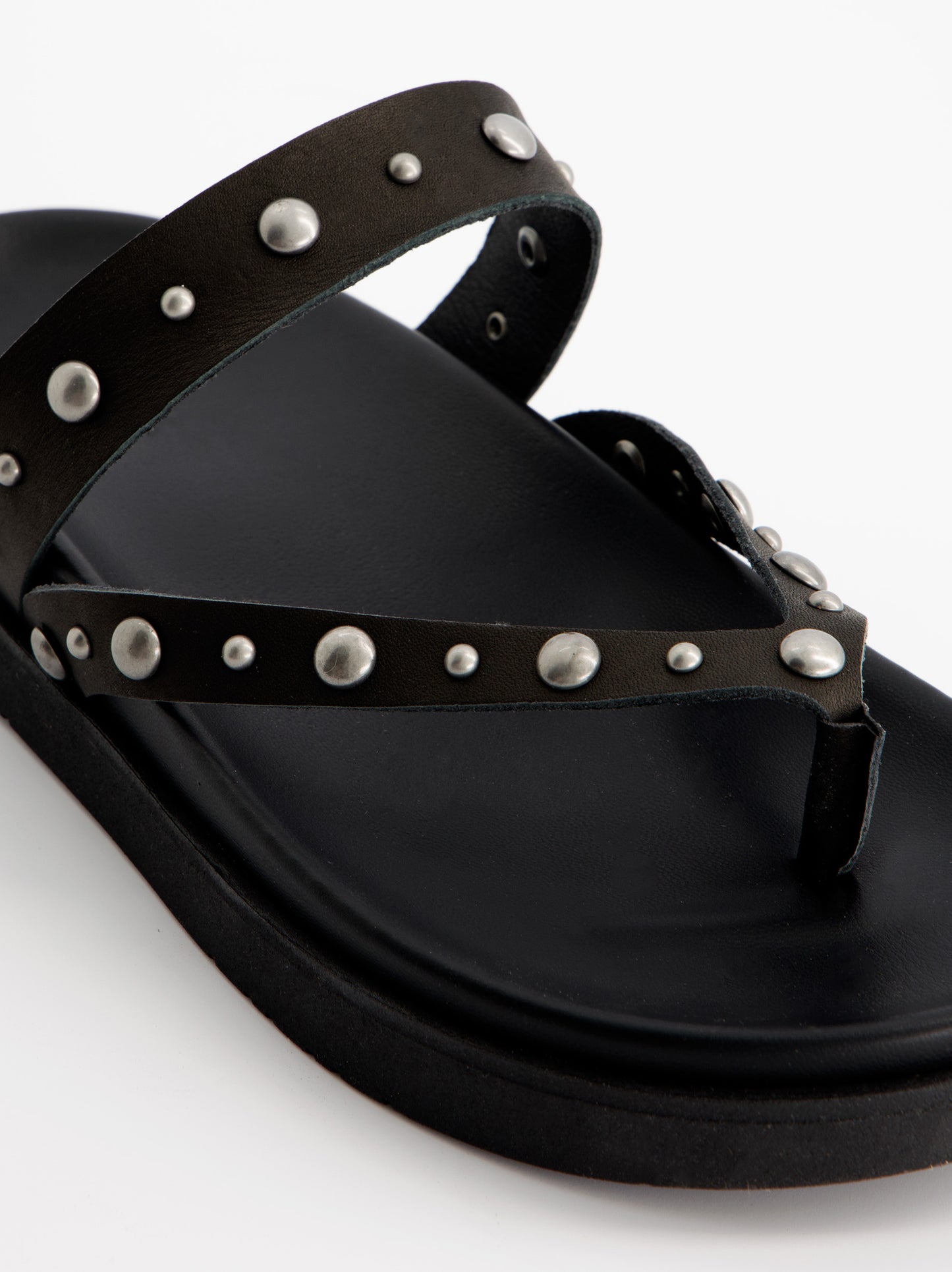 Sandalias planas de piel con tachuelas - Holly