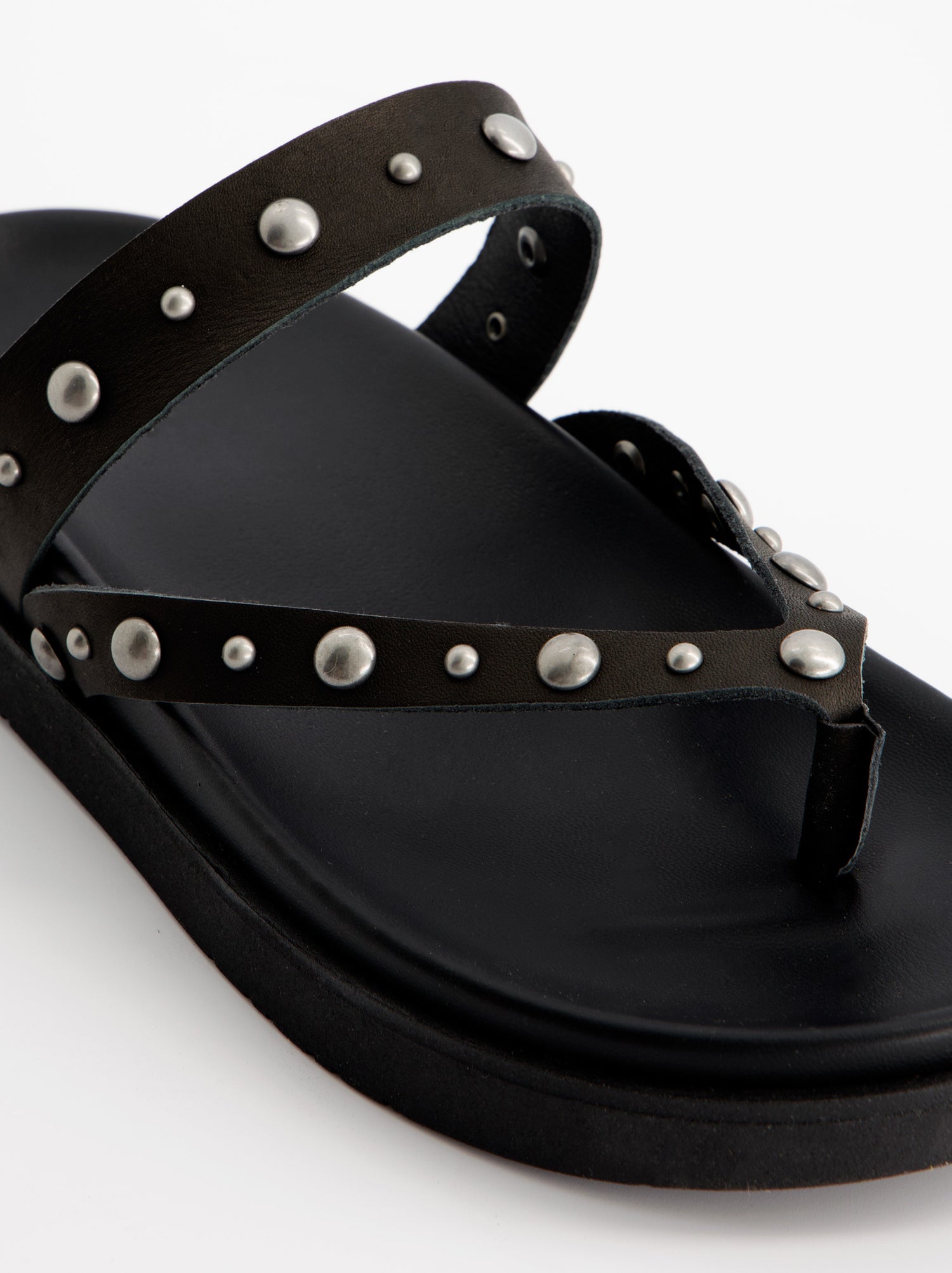 Sandalias planas de piel con tachuelas - Holly