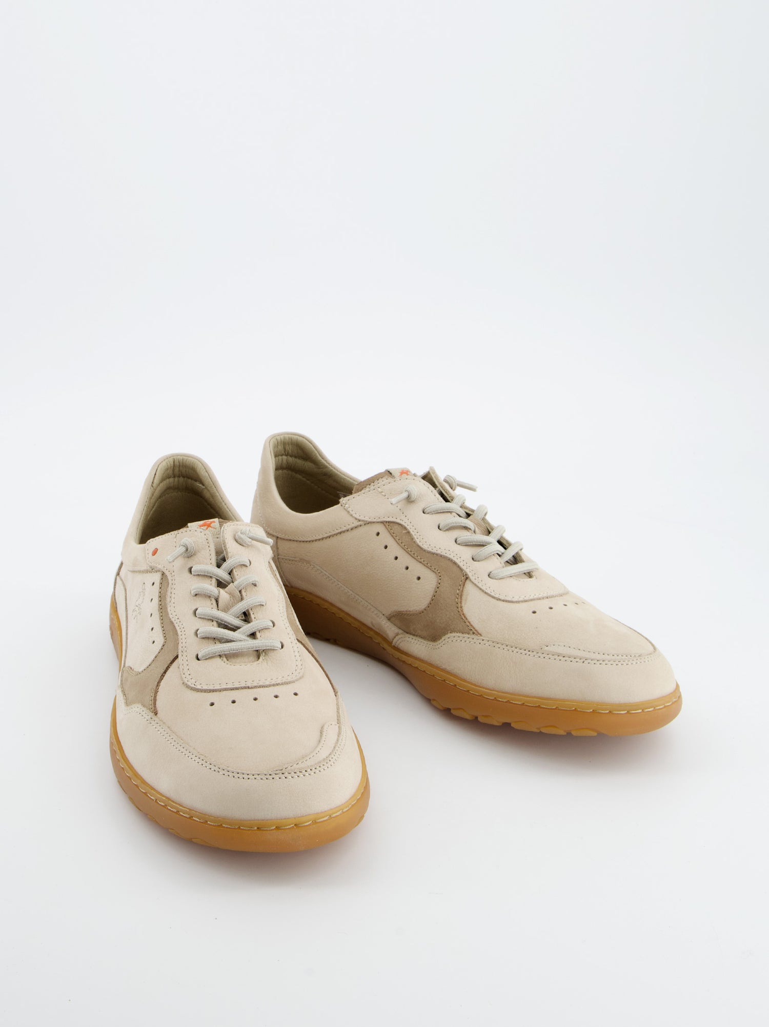 Sneaker De Piel Beige - Fluchos
