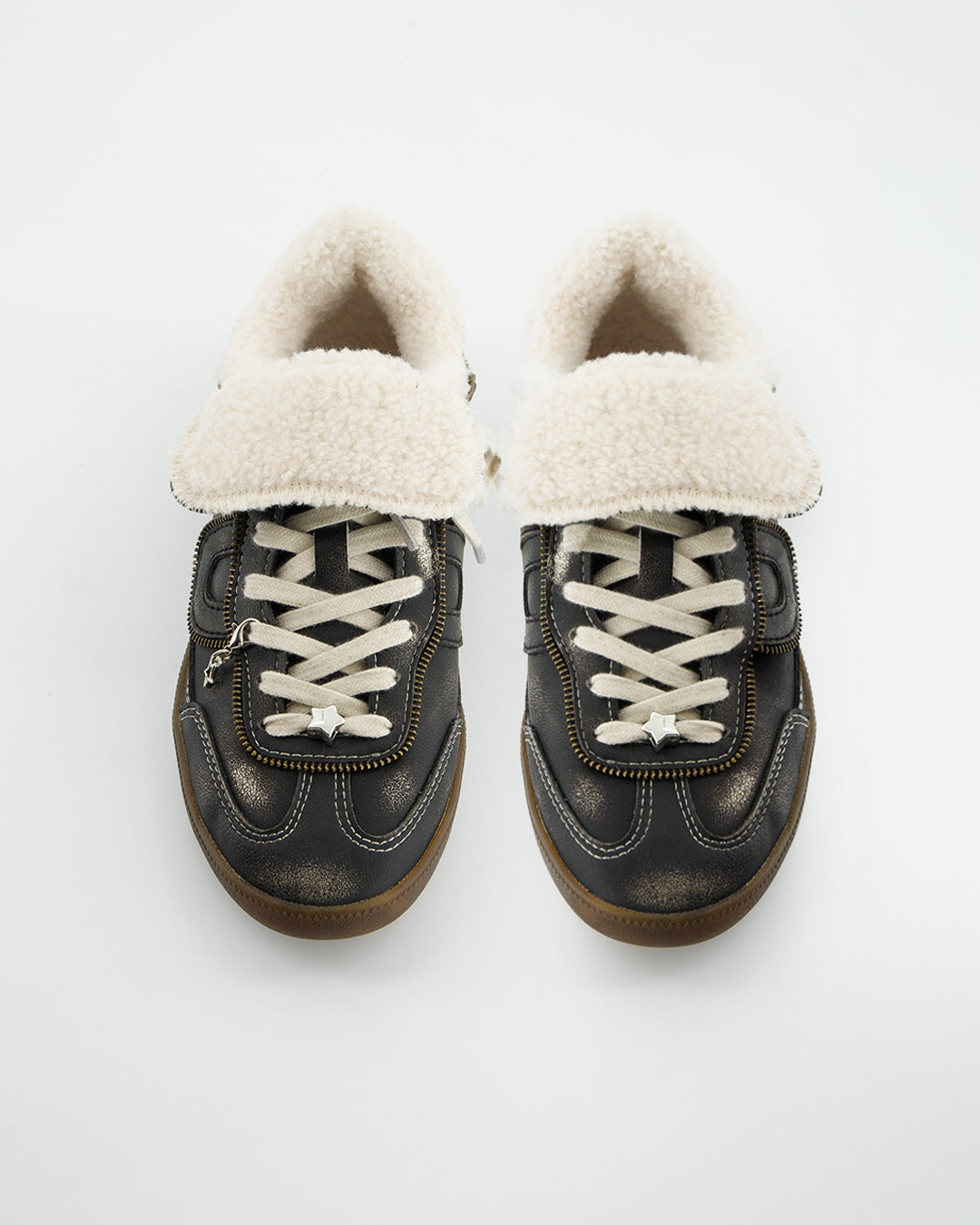 Sneaker de Pel con Cuello de Borreguito - Chile