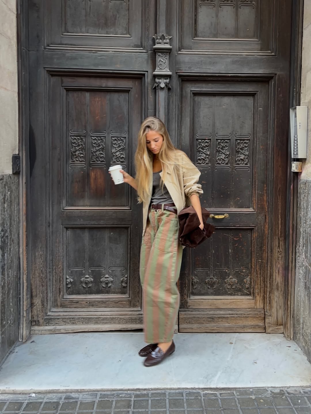 Trench corto con cuello solapa - ULK Kimmy