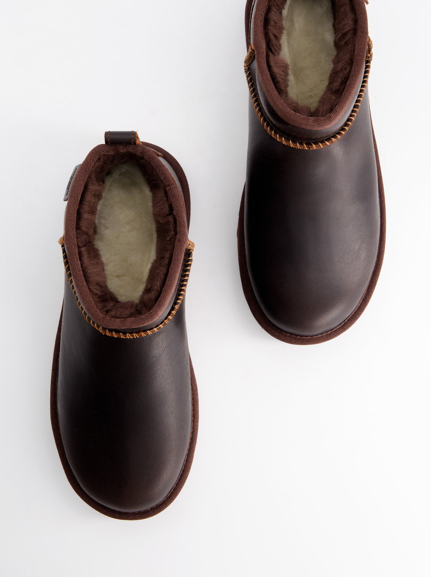 UGG Classic Ultra Mini Leather Regenerate - Leather ankle boots with inner lining