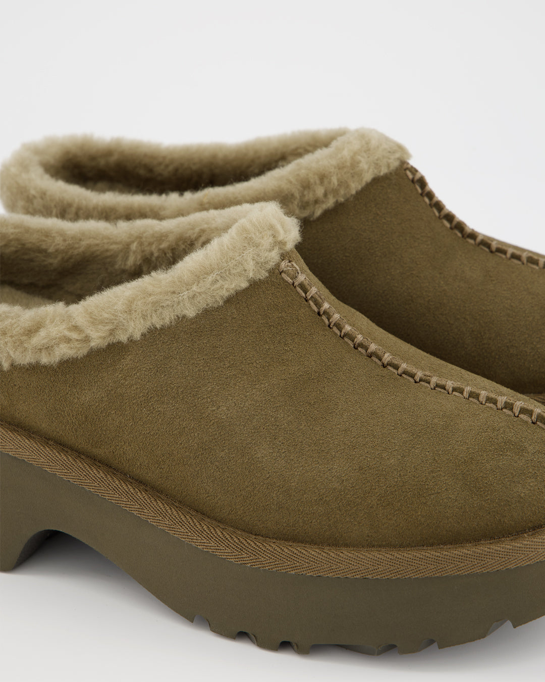 UGG New Heights Cozy - Zuecos de tacón