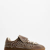 Zapatillas marrones con tachuelas - Chile