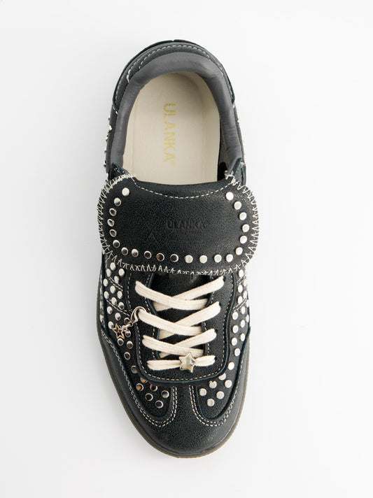 Zapatillas negras con tachuelas - ULK Chile