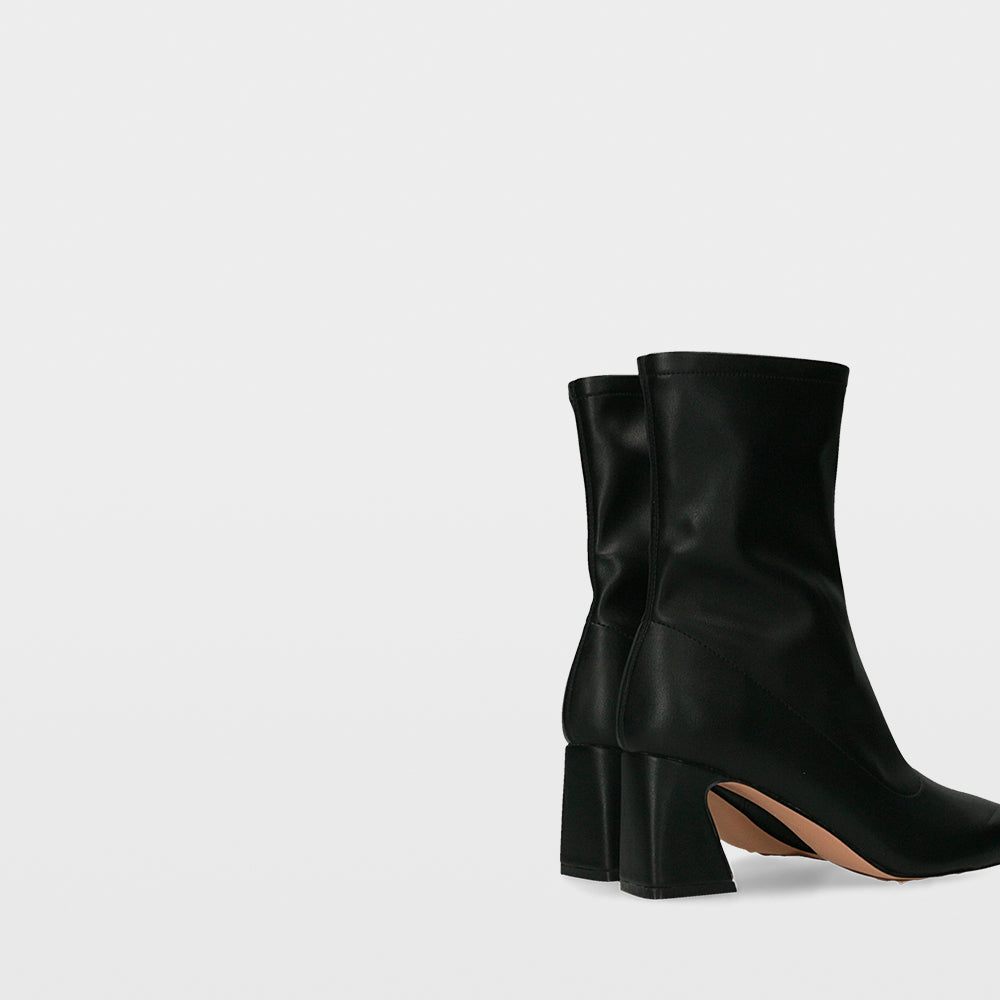 Ulanka Essentials Lyza Heeled Ankle Boot