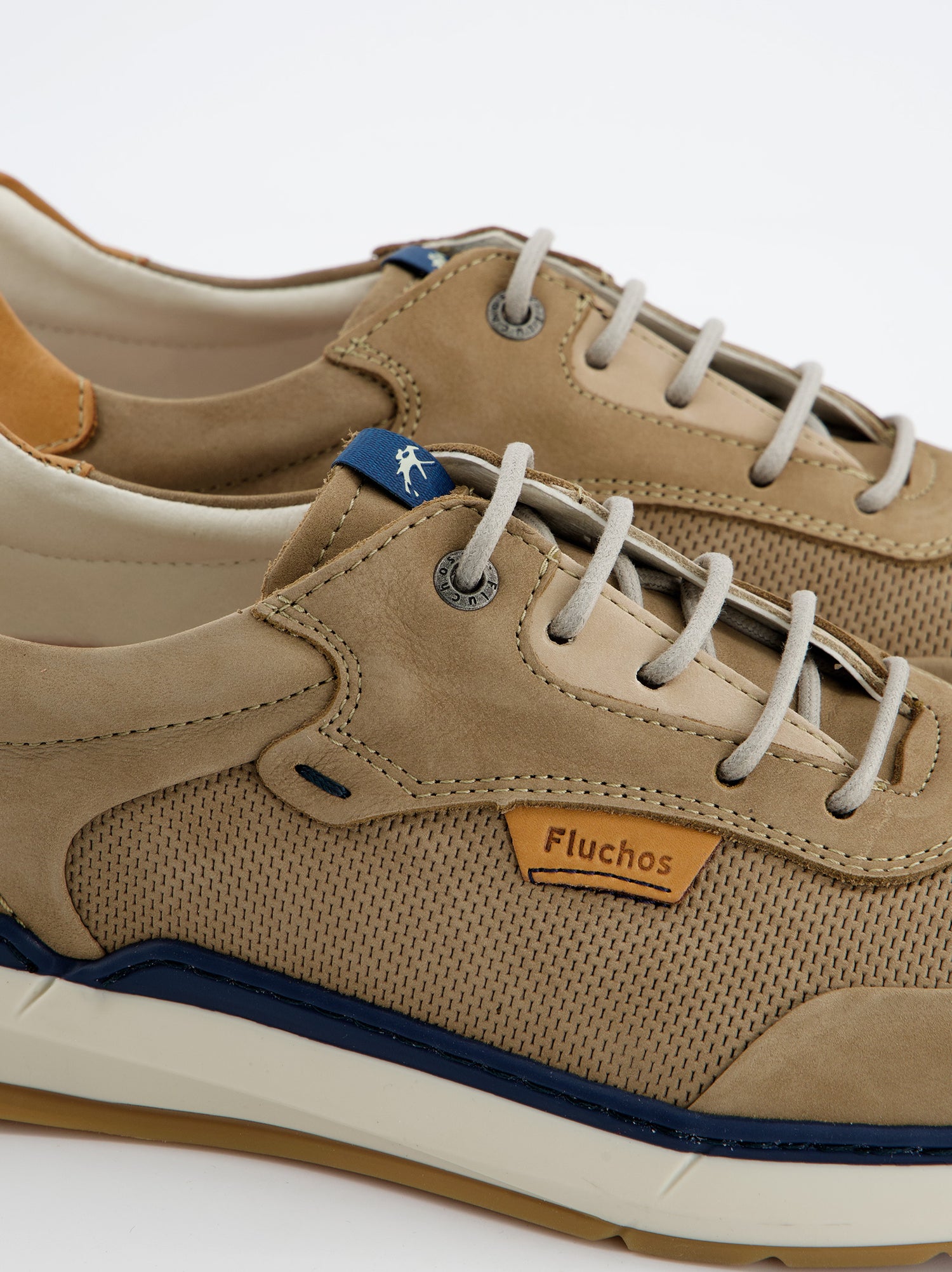 Zapatilla Casual De Piel Perforados Marrones - Fluchos