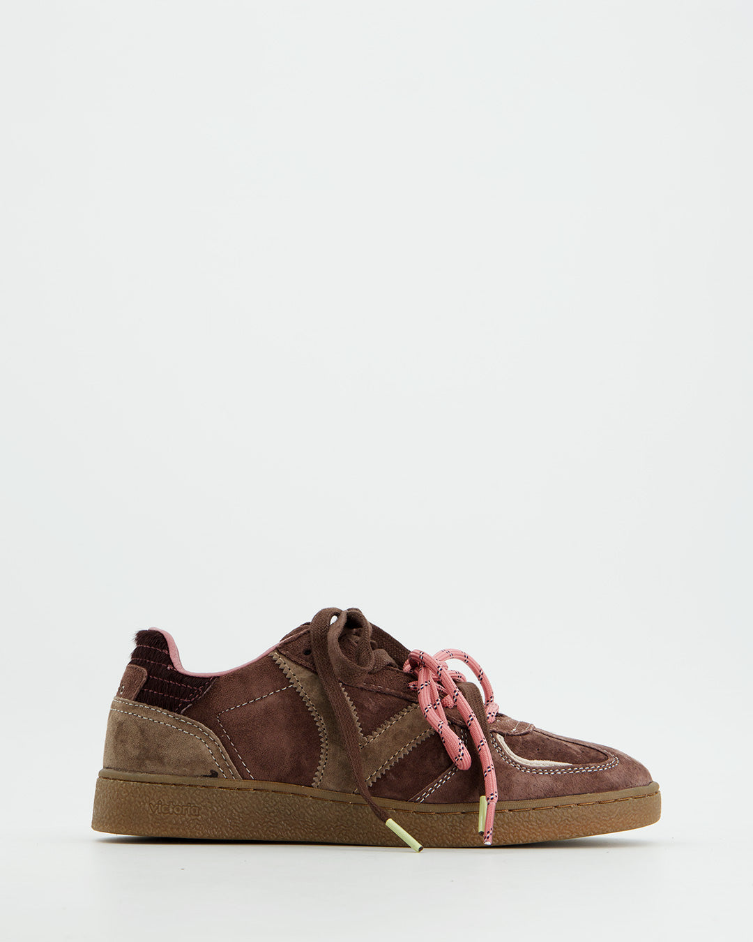 Zapatilla Victoria Marrón con Doble Cordón Rosa