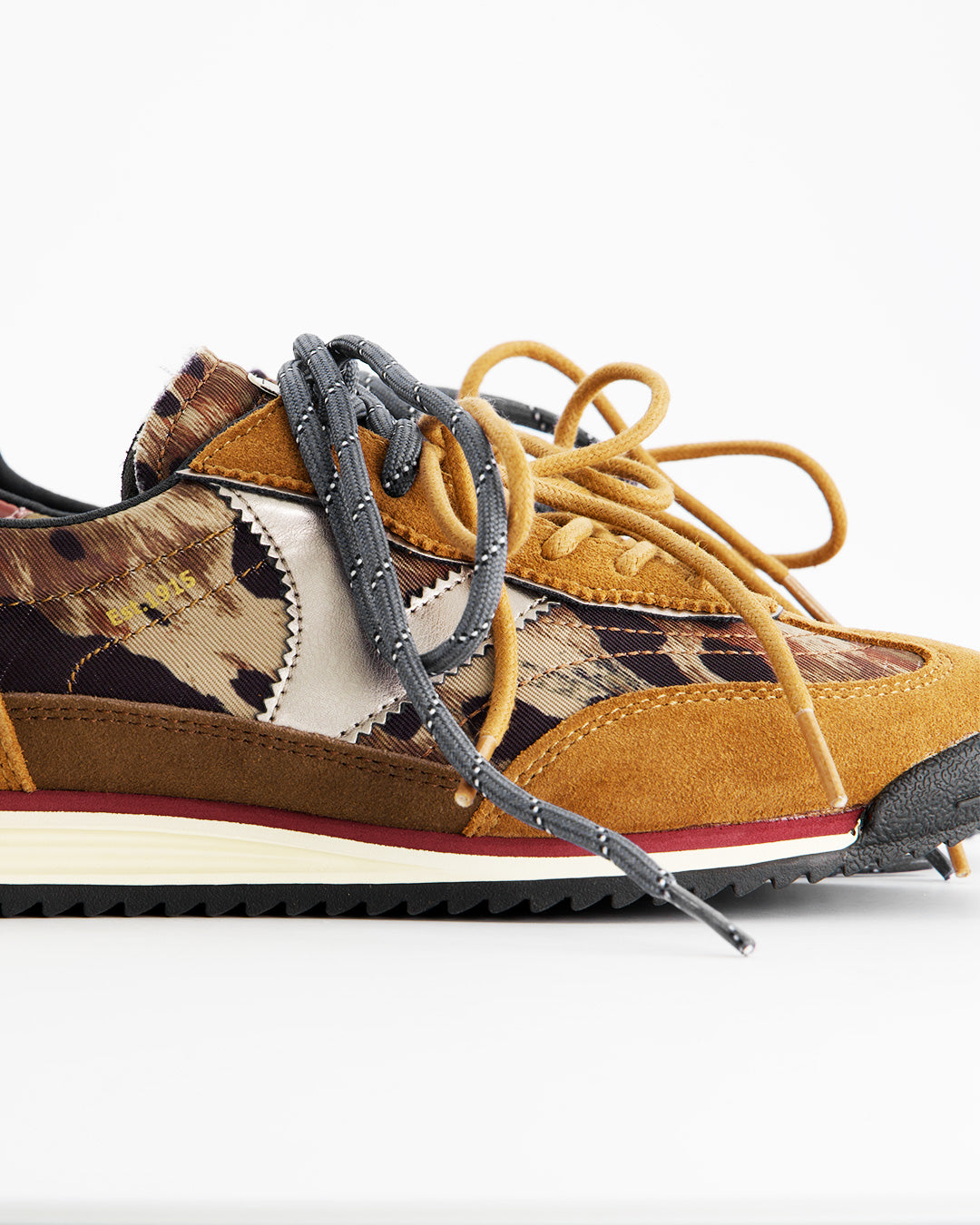 Zapatillas Retro Mostaza - Victoria