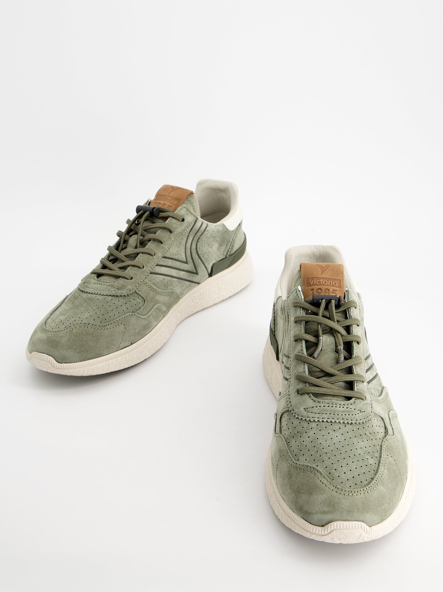 Suede Sneakers - Victoria Anima