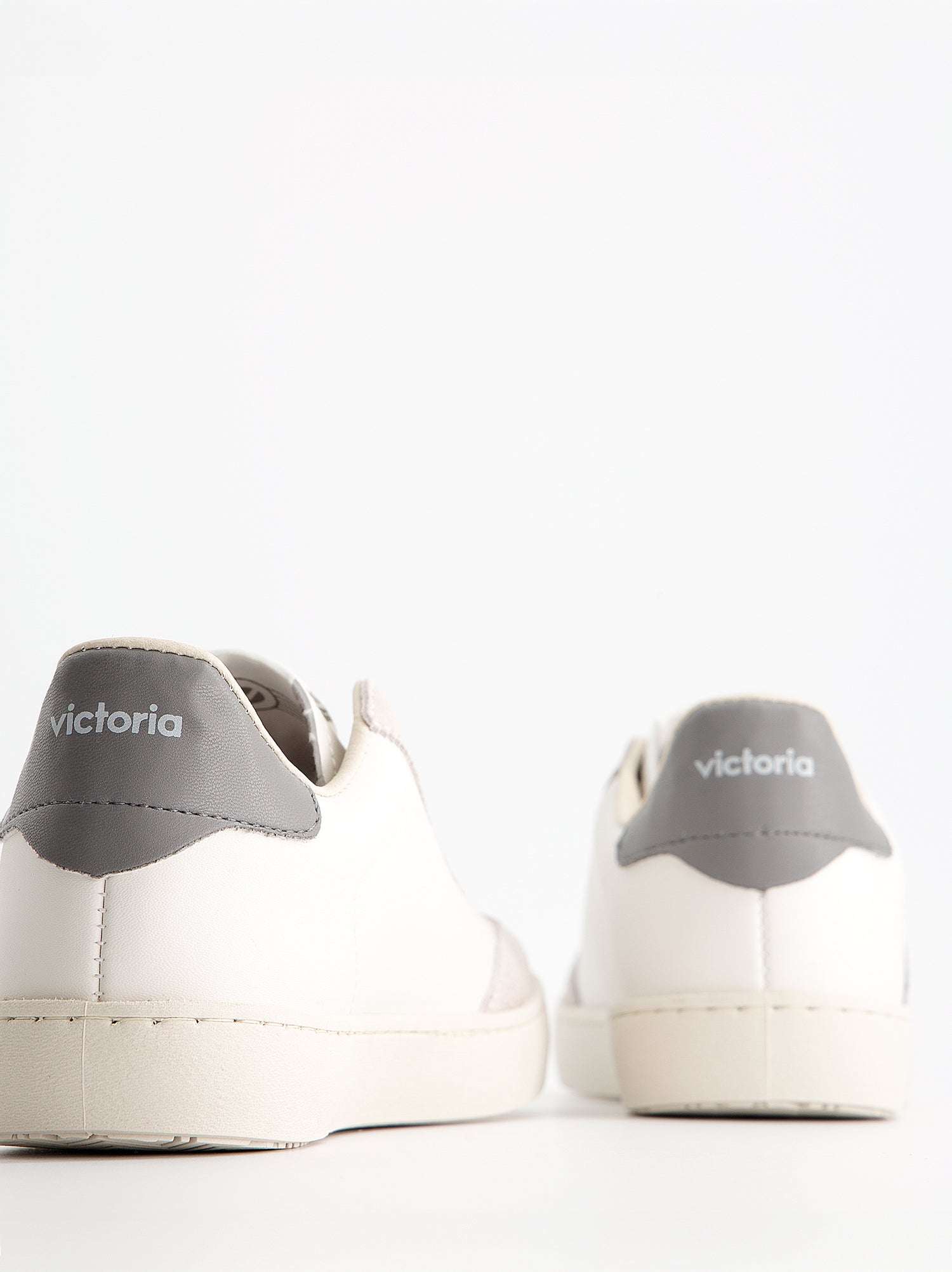 Retro suede-detailed sneakers - Victoria Berlin