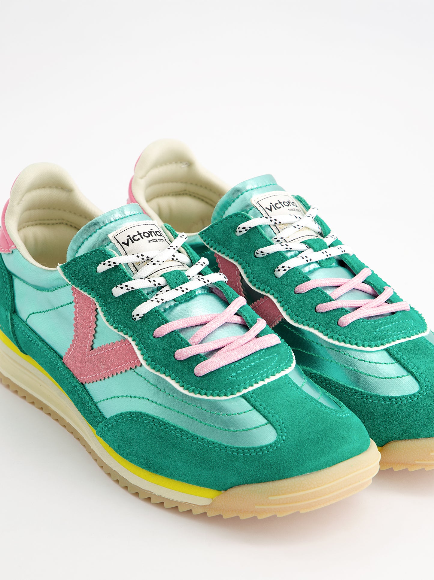Zapatillas retro en ante metalizadas - Victoria Saturno