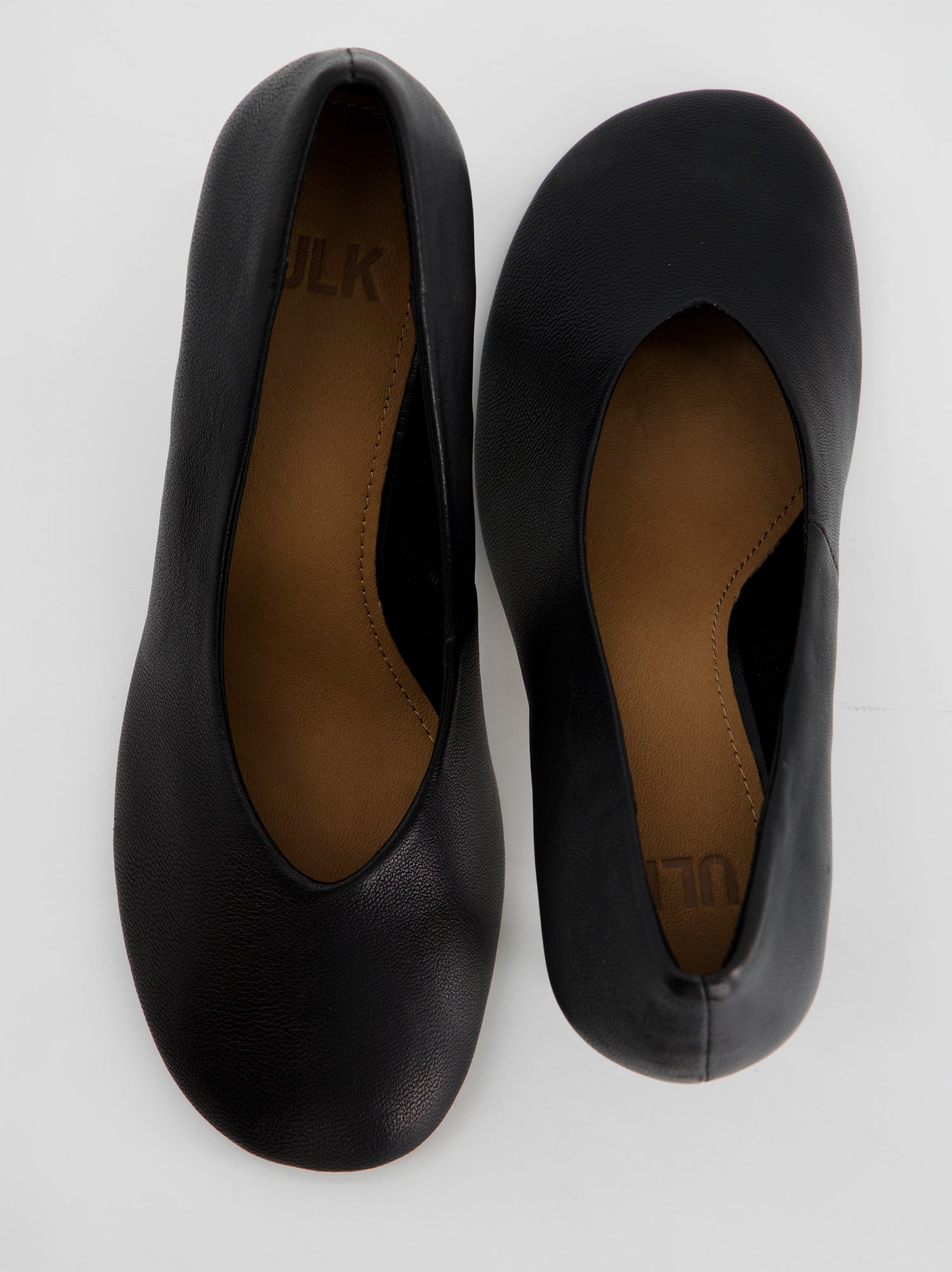 Zapato de tacón negro - Hangisi