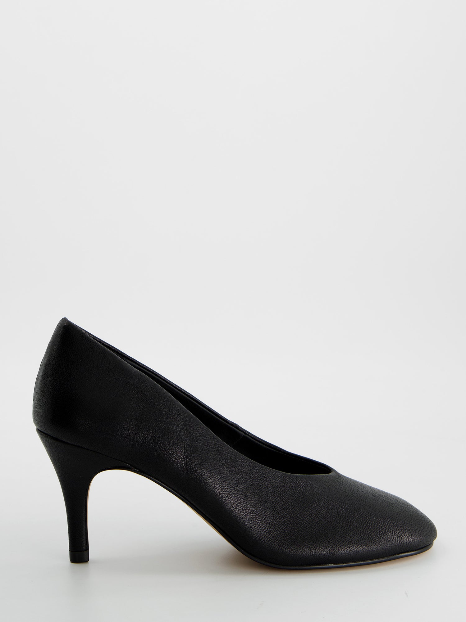 Zapato de tacón negro - Hangisi