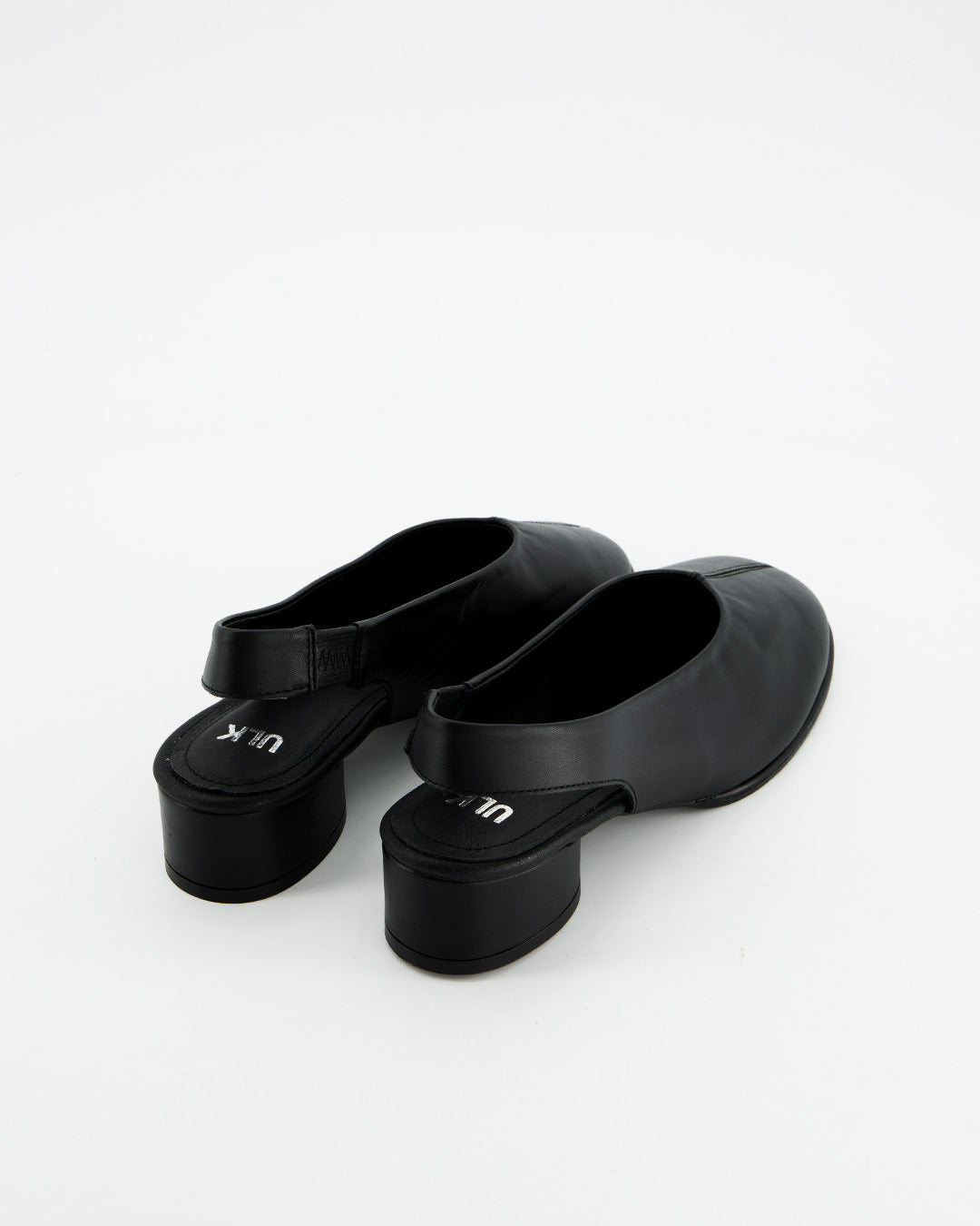Zapato de tacón bajo negro - Eugi
